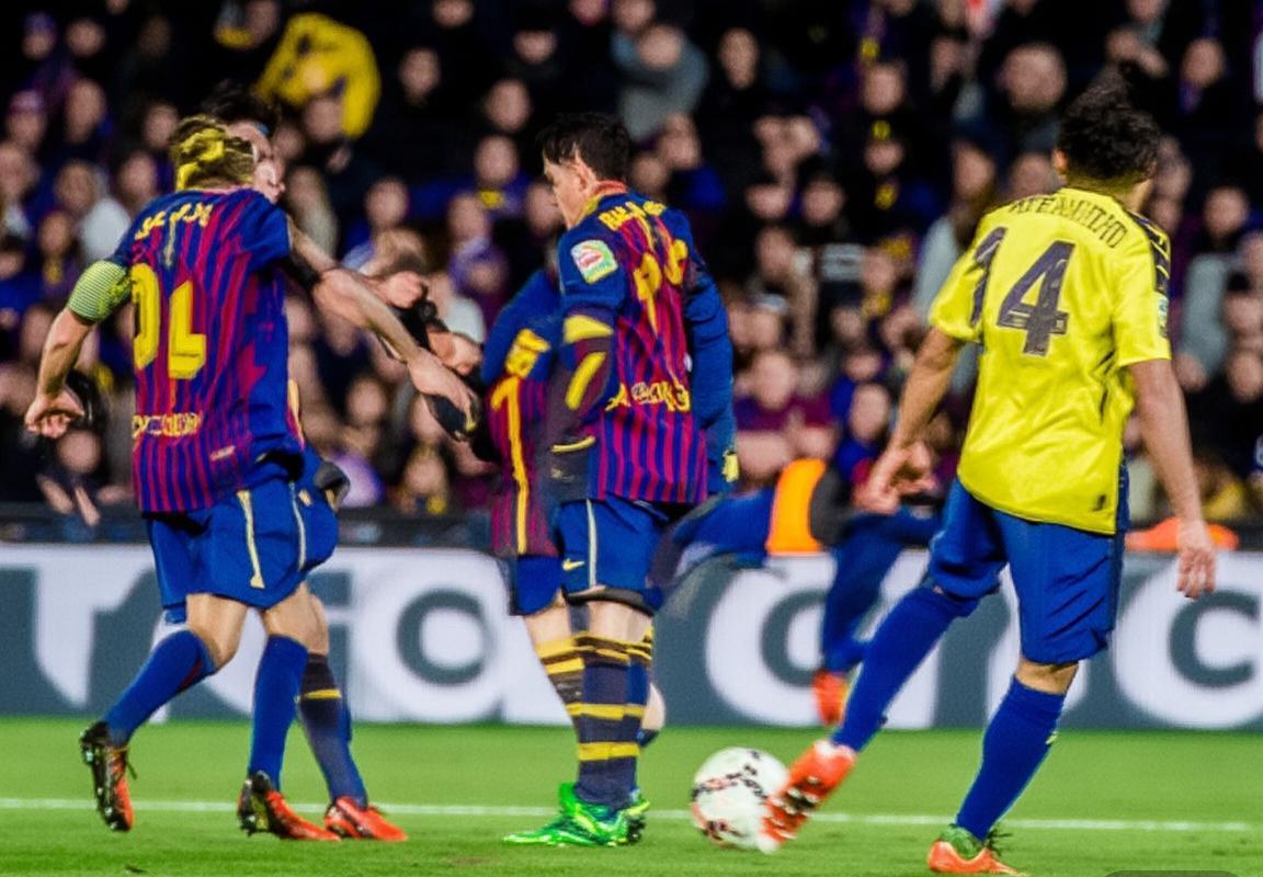 巴塞罗那VS赫塔菲：梅西率队逆转，精彩对决回顾(图4)