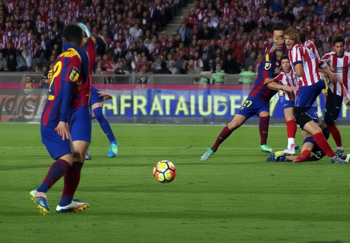 巴塞罗那VS赫塔菲：梅西率队逆转，精彩对决回顾(图3)